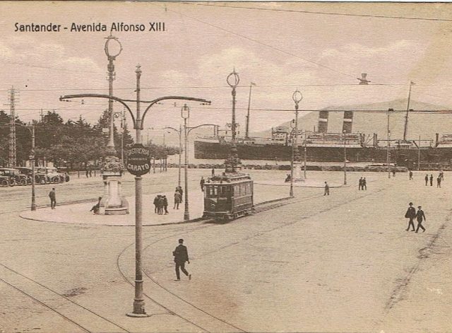 El SPAARNDAM atracado en Santander. Fuente "Vida Marítima"