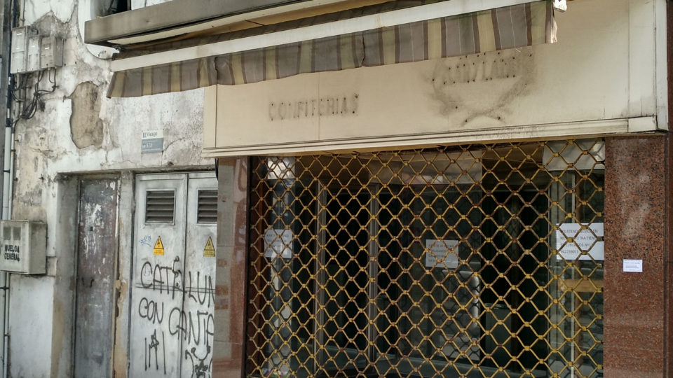 Cierra el primer local de la confitería Salas Maryland
