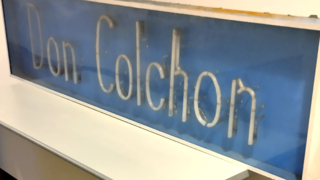 Rótulo de Neon de “Don Colchón”